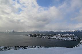 IMG_2384 Melkøya, med Sørøya i bakgrunnen