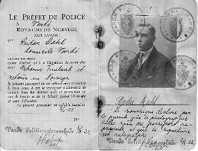 skann2 Min fars tillatelse til grensepassering Norge/Finland fra 1922. (Han var tydeligvis bosatt i Vardø på den tiden).