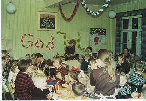 MB-04 Inne på gammel-skolen. Berit i