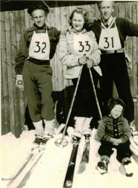 AT16 Her er Kolbjørn Nylander, Annemor Luneborg og Rolf Nilsen.Gutten foran er Tore-Kjell Nilsen