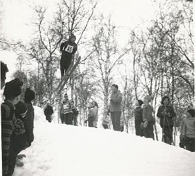 21 Storebror til Bjørn, Trygve med noe bedre stil. Trygve var en god skihopper